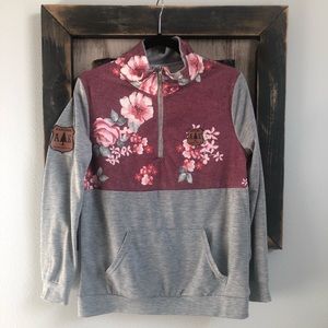 Alaska Chicks Pullover